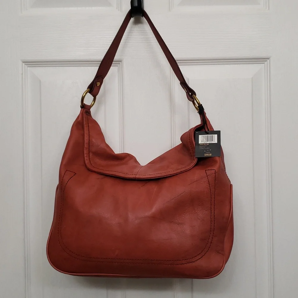 Frye Campus Rivet Hobo. Color Burnt Red. (B1).‎